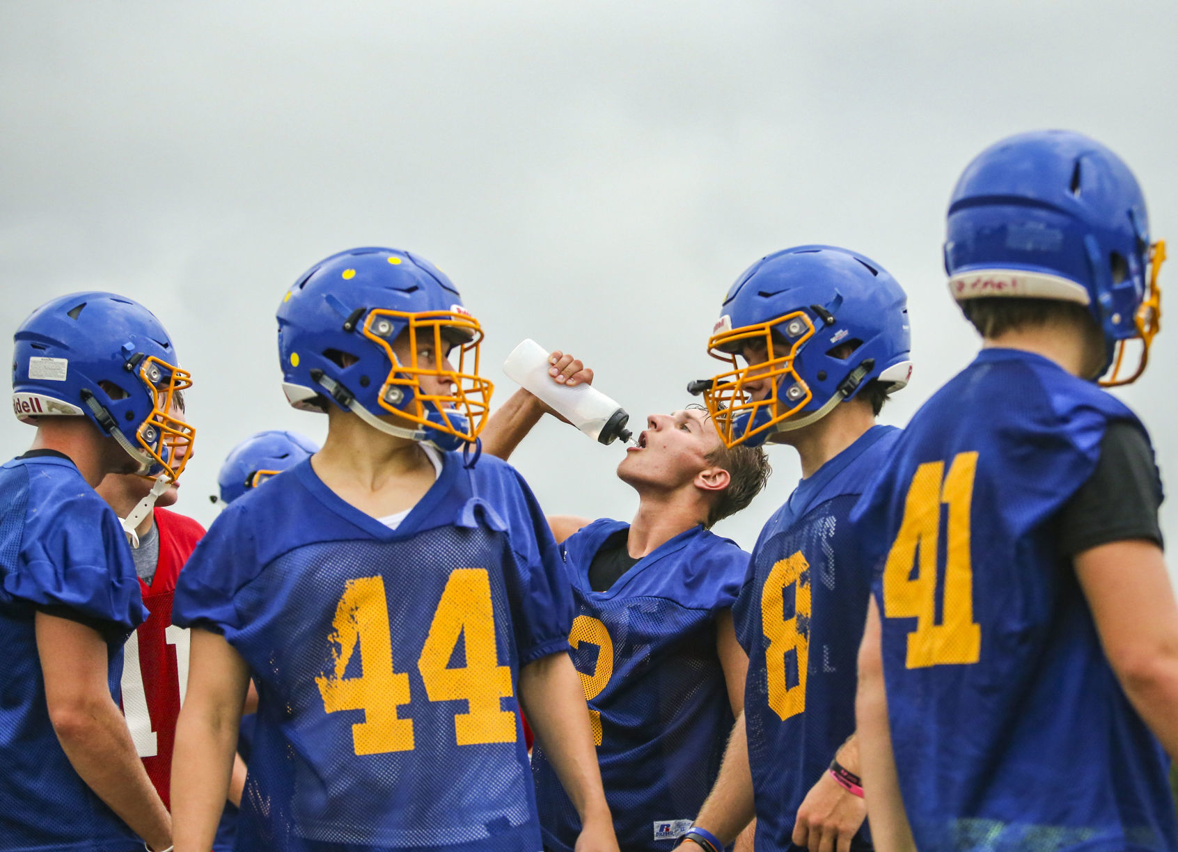 081219-qct-spt-football-practice-004